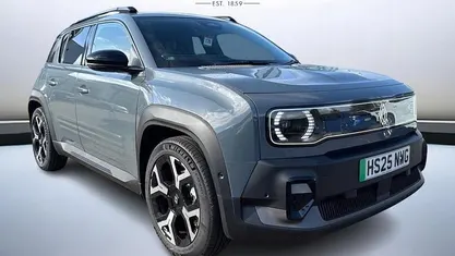 New 2025 Renault 4 E-Tech Komfort SUV | £27,999 (Fair price)