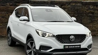 White Used 2021 MG ZS Exclusive Hatchback | £9,995 (Fair price)