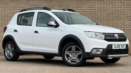 Używany Dacia Sandero Essentiel 90 KM (66 kW) 2019 Biały Hatchback