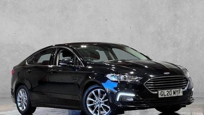 Begagnad Ford Mondeo Zetec 150 HK (110 kW) 2021 Halvkombi