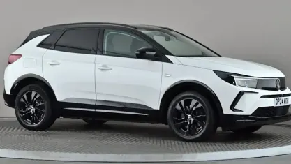 Used Vauxhall Grandland X 224 HP (164 kW) 2024 White SUV