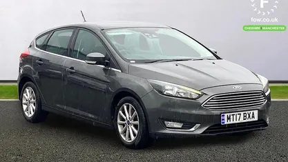 Used Ford Focus Titanium 125 HP (91 kW) 2017 Grey Hatchback