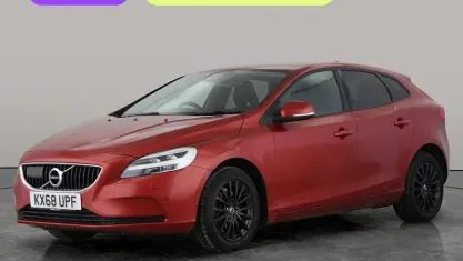 Used Volvo V40 Momentum 122 HP (89 kW) 2018 Red Hatchback