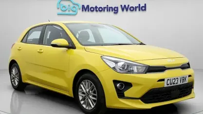 Used Kia Rio 101 HP (74 kW) 2022 Yellow Hatchback