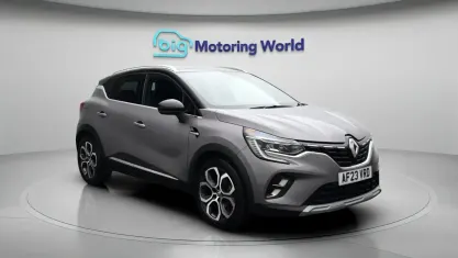 Used Renault Captur Techno 145 HP (106 kW) 2023 Grey/black SUV