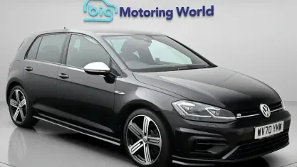 Begagnad VW Golf VII R 300 HK (220 kW) 2020 Svart Halvkombi
