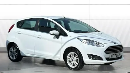 Used Ford Fiesta Zetec 82 HP (60 kW) 2017 White Hatchback