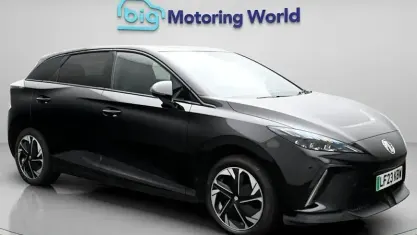 Begagnad MG MG4 EV Trophy 150 kW (204 HK) 2025 Halvkombi