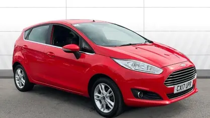 Używany Ford Fiesta Zetec 101 KM (74 kW) 2017 Czerwony Hatchback