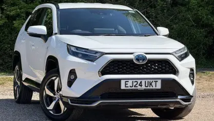 Usado Toyota RAV4 Design 306 HP (225 kW) 2026 SUV