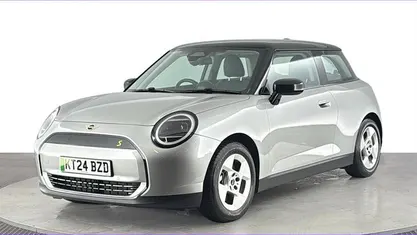 Used 2025 Mini Cooper Classic Hatchback | £21,540 (Super price)