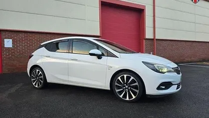 Second-hand Vauxhall Astra SRi 145 CP (106 kW) 2020 Alb Hatchback