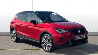 Begagnad Seat Arona FR Sport 110 HK (80 kW) 2023 Röd SUV