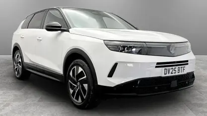 Begagnad Vauxhall Grandland X Ultimate 136 HK (100 kW) 2025 SUV