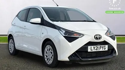 Used Toyota Aygo X-play 72 HP (52 kW) 2021 Hatchback