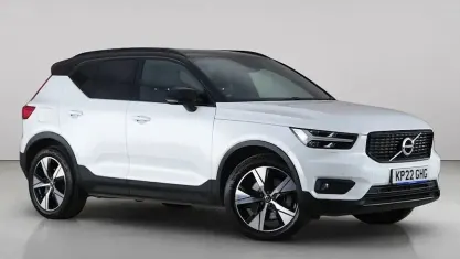 Used Volvo XC40 R-Design 211 HP (155 kW) 2021 White SUV