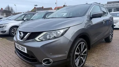 Used 2017 Nissan Qashqai Tekna SUV | £8,495 (Fair price)