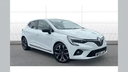 Used Renault Clio V Techno 90 HP (66 kW) 2023 White Hatchback