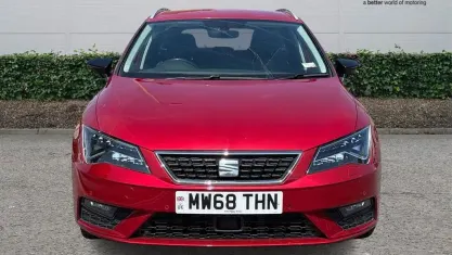 Used Seat Leon XCELLENCE 131 HP (96 kW) 2018 Red Estate