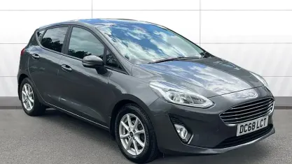 Used Ford Fiesta Zetec 101 HP (74 kW) 2018 Grey Hatchback