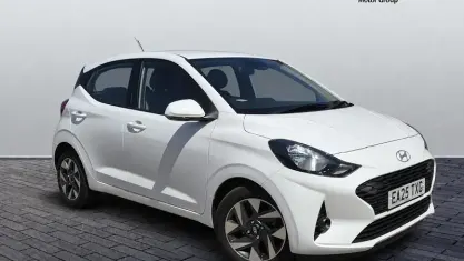 Used Hyundai i10 Advanced 84 HP (61 kW) 2024 White Hatchback