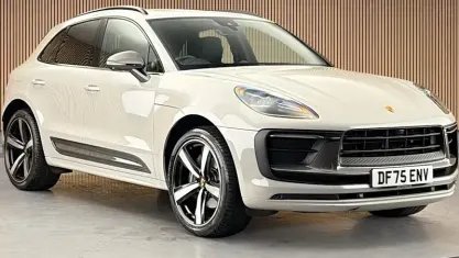 Used Porsche Macan 265 HP (194 kW) 2025 Crayon grey SUV