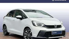 Premium sunlight white Used 2023 Honda Jazz Advance Hatchback | £21,999 (Fair price)