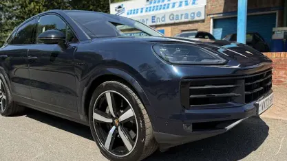 Used Porsche Cayenne 470 HP (345 kW) 2023 Blue SUV