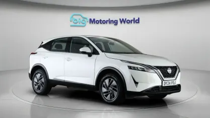 Begagnad Nissan Qashqai Acenta Premium 140 HK (102 kW) 2023 Vit SUV