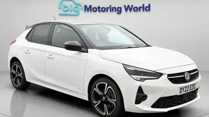 Używany Vauxhall Corsa Edition 131 KM (96 kW) 2022 Biały Hatchback