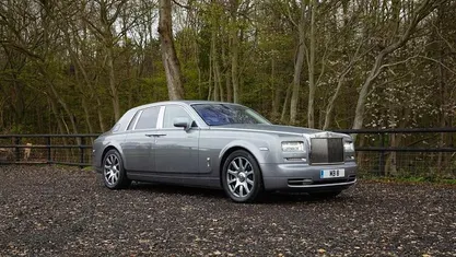 Usado Rolls Royce Phantom 460 HP (338 kW) 2015 Prateado Sedan