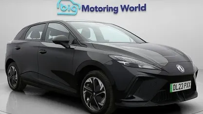 Begagnad MG MG4 EV SE 319 kW (435 HK) 2023 Halvkombi