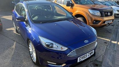 Używany Ford Focus Titanium X 120 KM (88 kW) 2016 Niebieski Hatchback