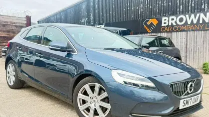 Used Volvo V40 Inscription 152 HP (111 kW) 2017 Blue Hatchback