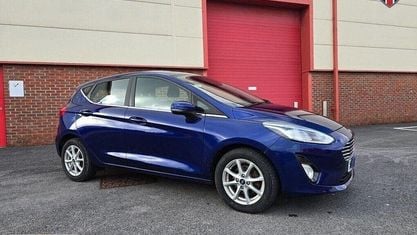Usado Ford Fiesta Zetec 86 CV (63 kW) 2019 Utilitario
