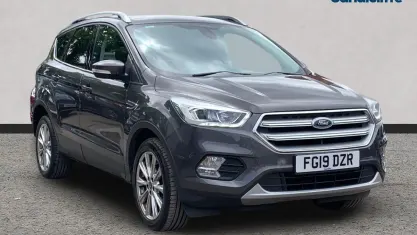 Gebraucht Ford Kuga Titanium 150 PS (110 kW) 2019 Grau SUV