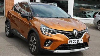 Used Renault Captur Version S 131 HP (96 kW) 2020 Orange/black SUV