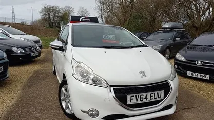 Used Peugeot 208 Style 82 HP (60 kW) 2014 Hatchback
