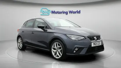 Usado Seat Ibiza FR 110 CV (80 kW) 2021 Gris Utilitario