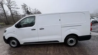 Used Vauxhall Vivaro Edition 101 HP (74 kW) 2021 MPV