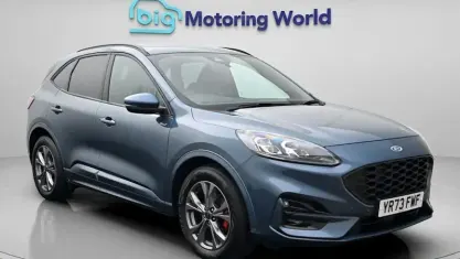 Usado Ford Kuga ST-Line 150 CV (110 kW) 2023 Azul SUV