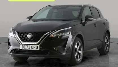 Usado Nissan Qashqai N-Connecta 140 HP (102 kW) 2023 Preto SUV
