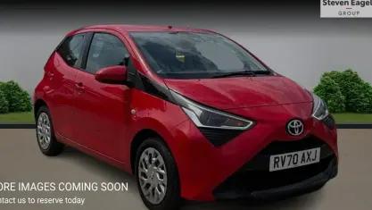 Used Toyota Aygo X-play 72 HP (52 kW) 2021 Hatchback