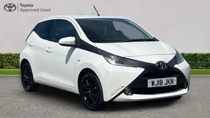 Used Toyota Aygo x-style 69 HP (50 kW) 2018 White flash Hatchback