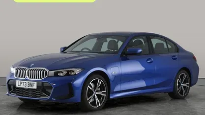 Begagnad BMW 330e M Sport 292 HK (214 kW) 2023 Blå Sedan
