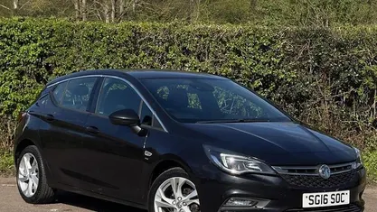 Used Vauxhall Astra SRi 105 HP (77 kW) 2017 Hatchback