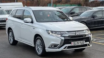 Used Mitsubishi Outlander P-HEV 177 HP (130 kW) 2018 Estate