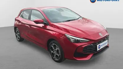 Begagnad MG MG3 Trophy 194 HK (142 kW) 2025 Röd Halvkombi