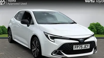 Used Toyota Corolla Design 140 HP (102 kW) 2025 White Hatchback