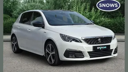 Used Peugeot 308 GT-line 131 HP (96 kW) 2018 Pearlescent white Hatchback